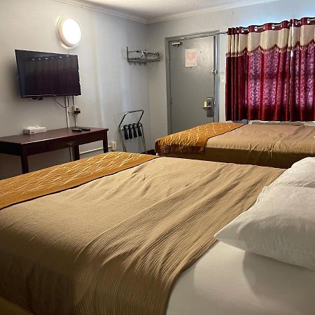 Liberty Inn Bowmanville Luaran gambar