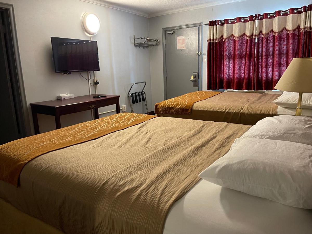 Liberty Inn Bowmanville Luaran gambar