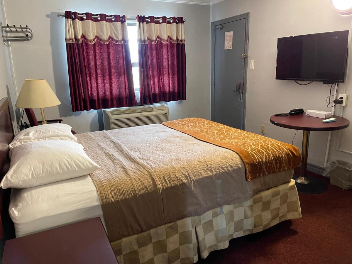 Liberty Inn Bowmanville Luaran gambar