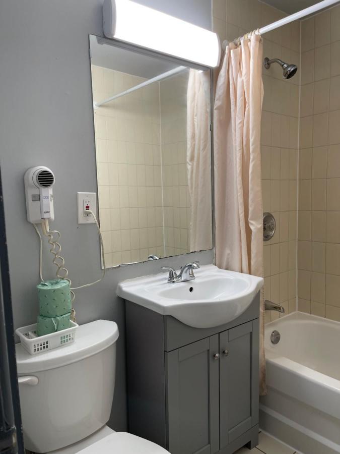 Liberty Inn Bowmanville Luaran gambar